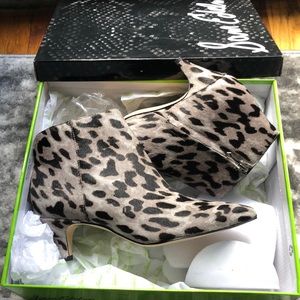 Sam Edelman Kinzey Kitten Heel Bootie